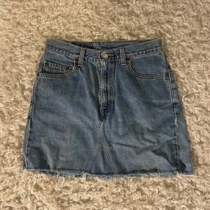 Levis denim skirt size 4
